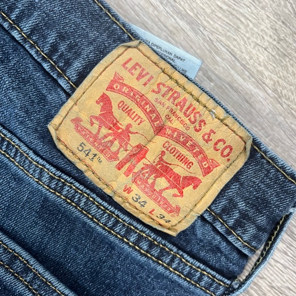 Navy Blue Levi Jeans - Picture 3 of 4